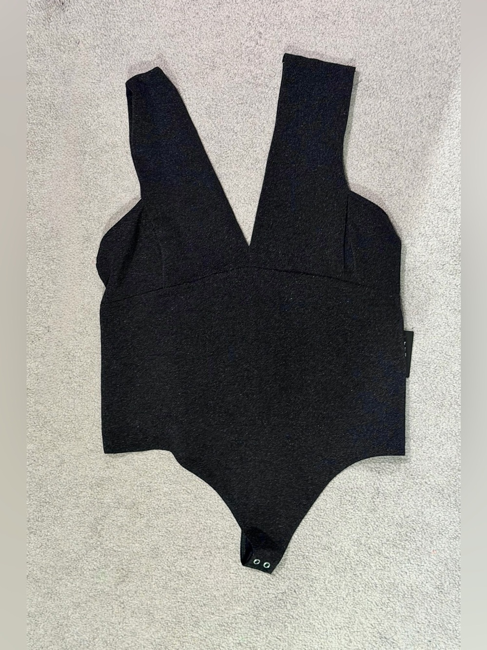 NWT Women’s Express Black V-Neck Bodysuit - L